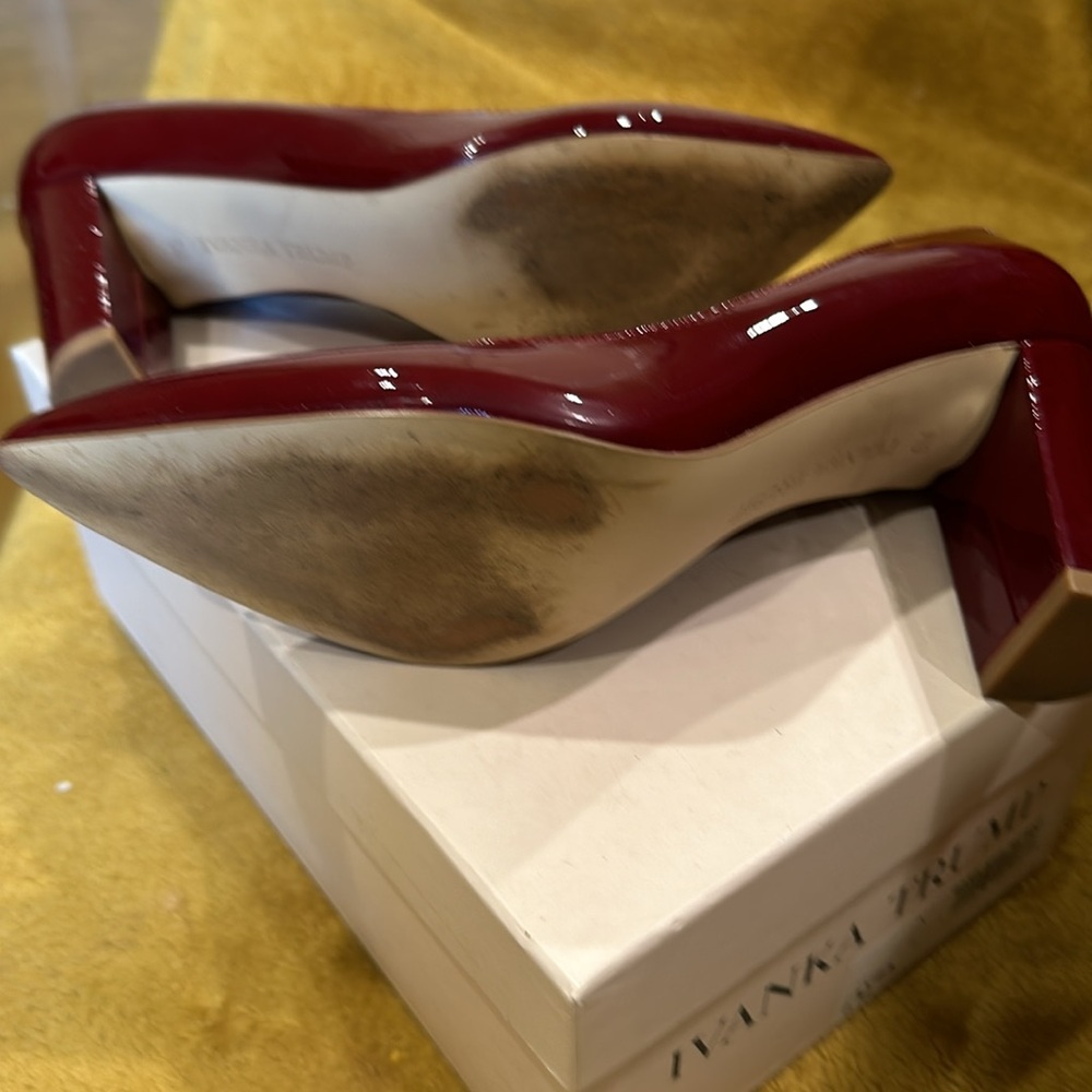 Ivanka Trump Lysa gorgeous pointed toe heels in super condition. Box included - Picture 6 of 6